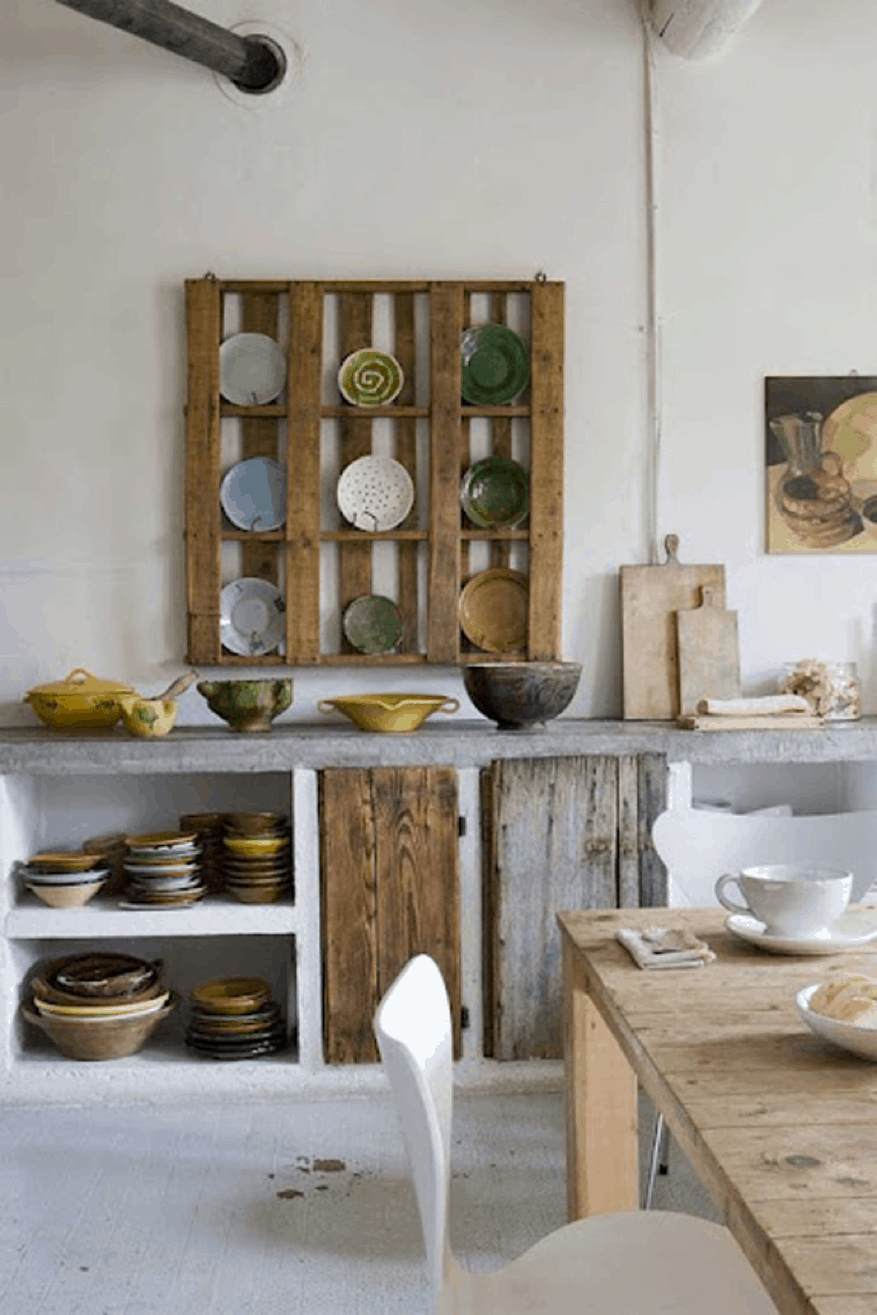 wooden plate storage